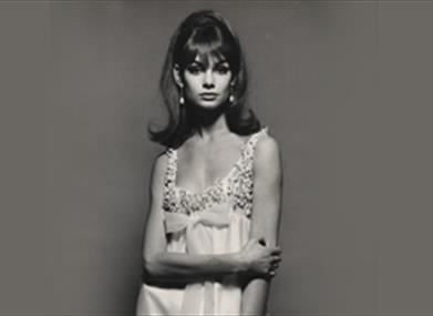 Jean Shrimpton wears Jean Varon. 1964.