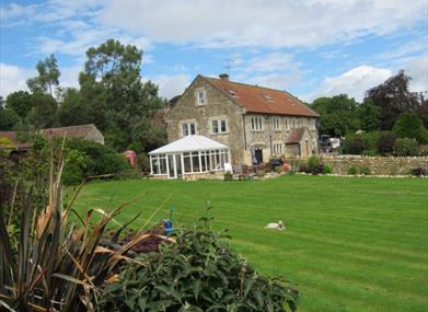 Converted barn, sleepy village, excellent base