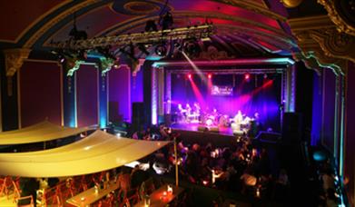 Komedia