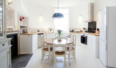 Bath City Breaks - The Circus Apartment