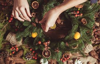 Christmas Wreath workshop at No.15 by Guesthouse, Bath