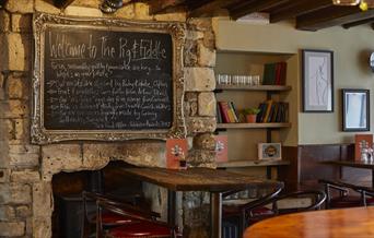 Pig and Fiddle interior
