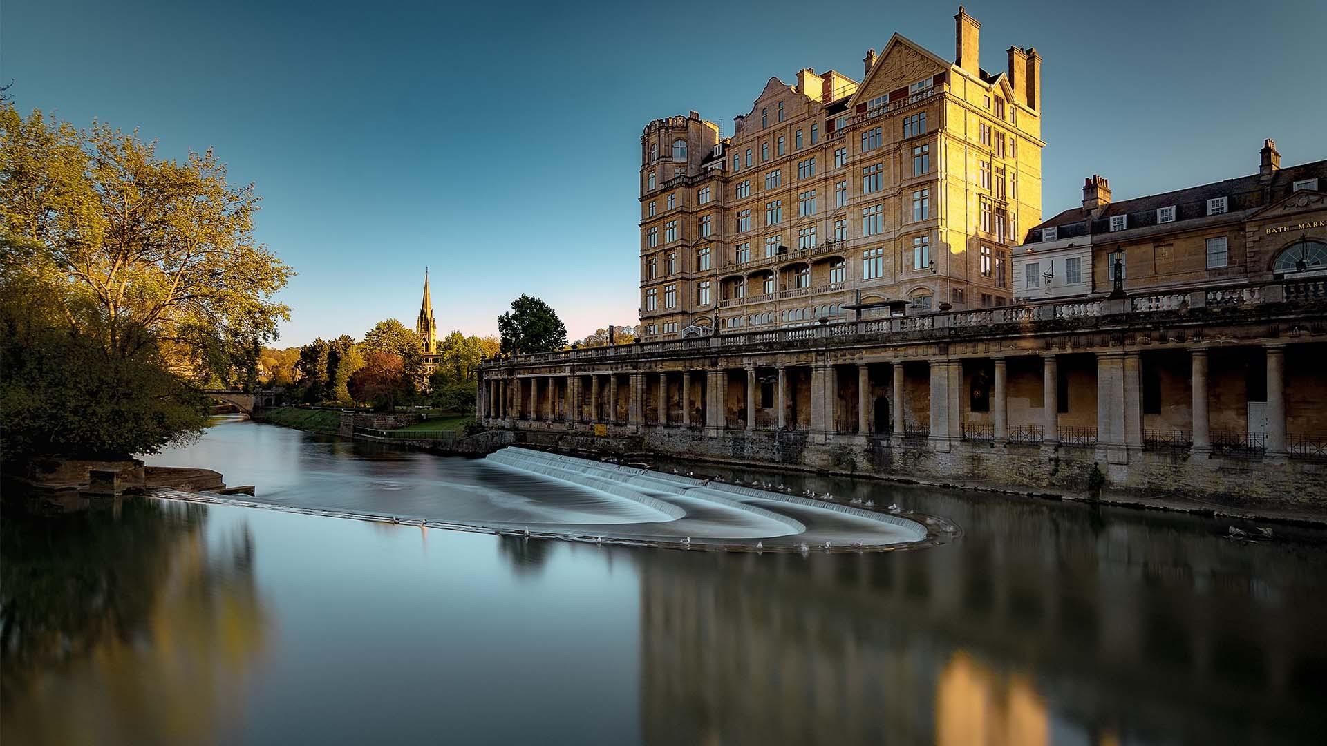 Empire Hotel  (c) Lloyd Evans Photography