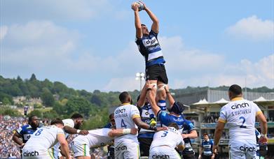 Charlie Ewels of Bath Rugby wins the ball at a lineout. Gallagher Premiership match, between Bath Rugby and Northampton Saints