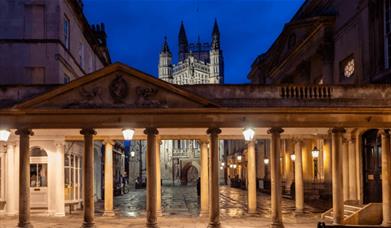 Bath Abbey at night