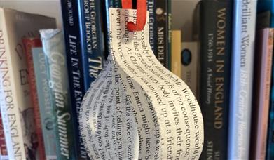 Bookish baubles craft