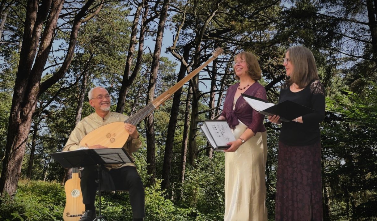 Din, Jane and Philippa in the woods