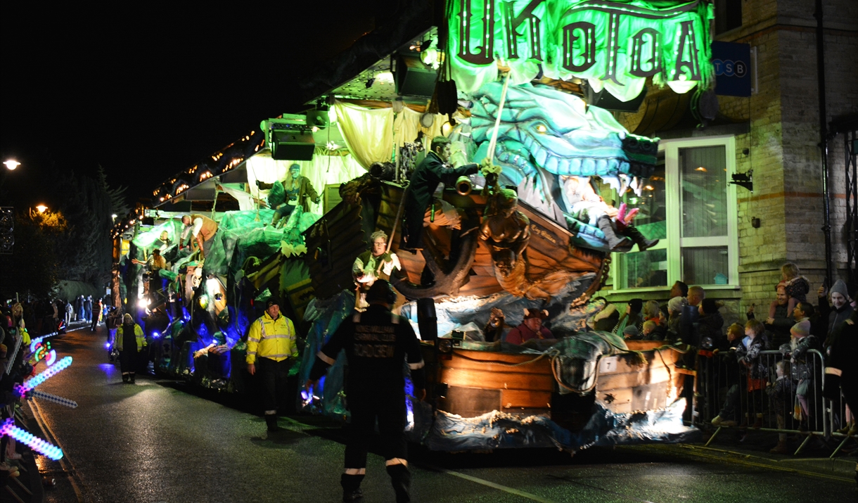 Illuminated float