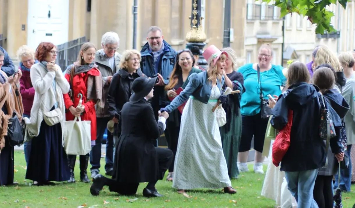 People in Georgian costumes in Bath