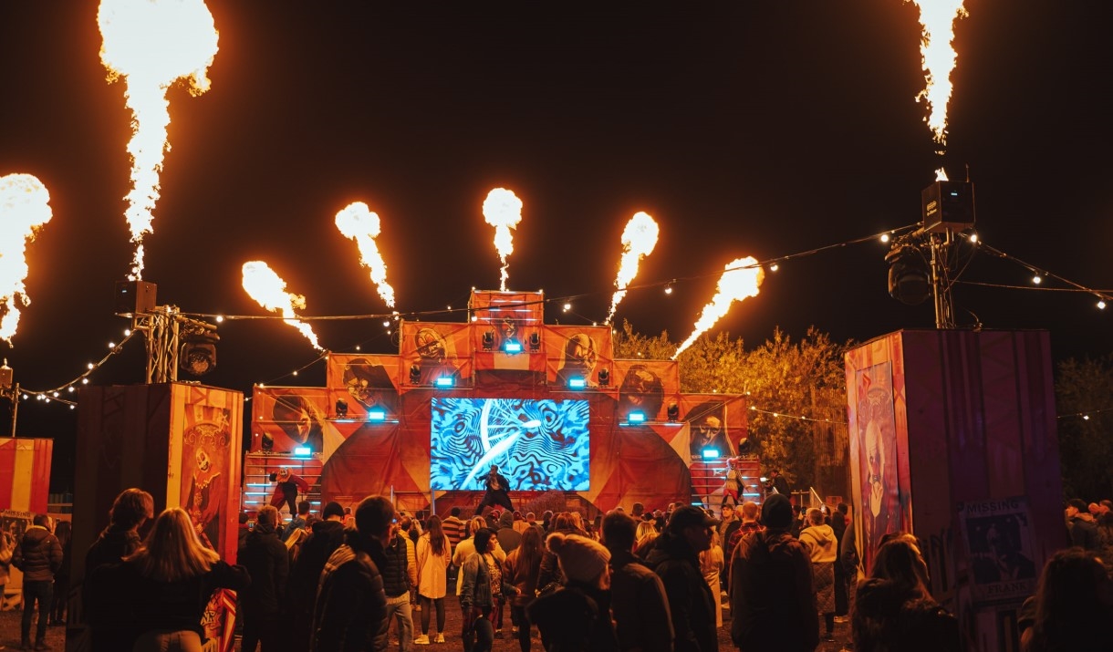 FEAR Scream Park Fire Show