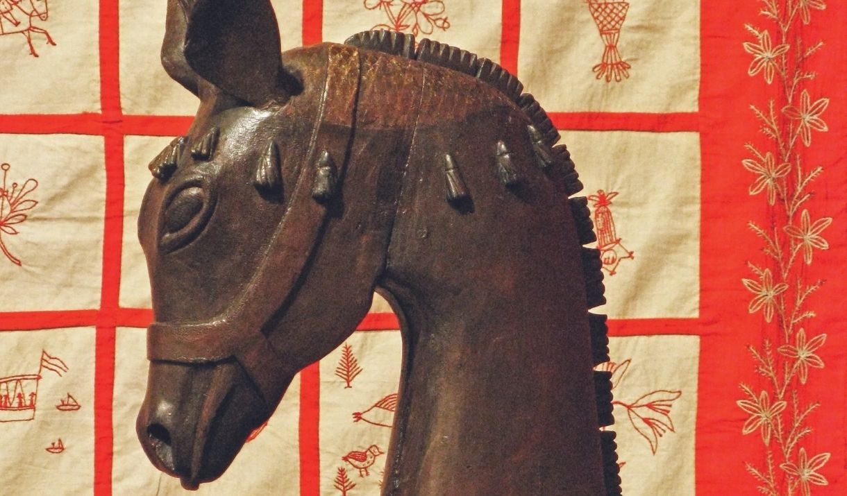 a wooden horse