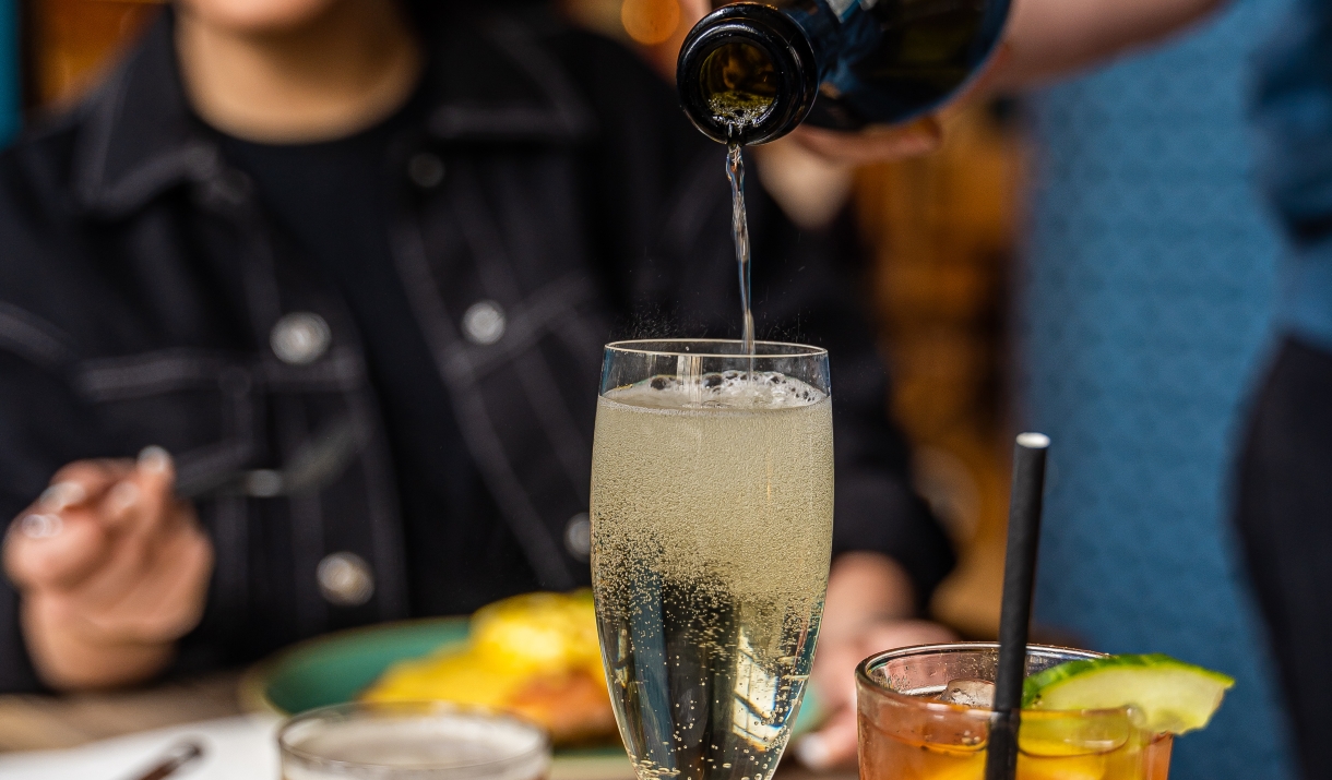 pouring prosecco