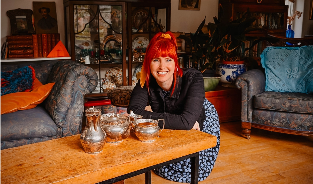 Izzie Balmer - What's it worth? Antique's Valuation Drop-in Day