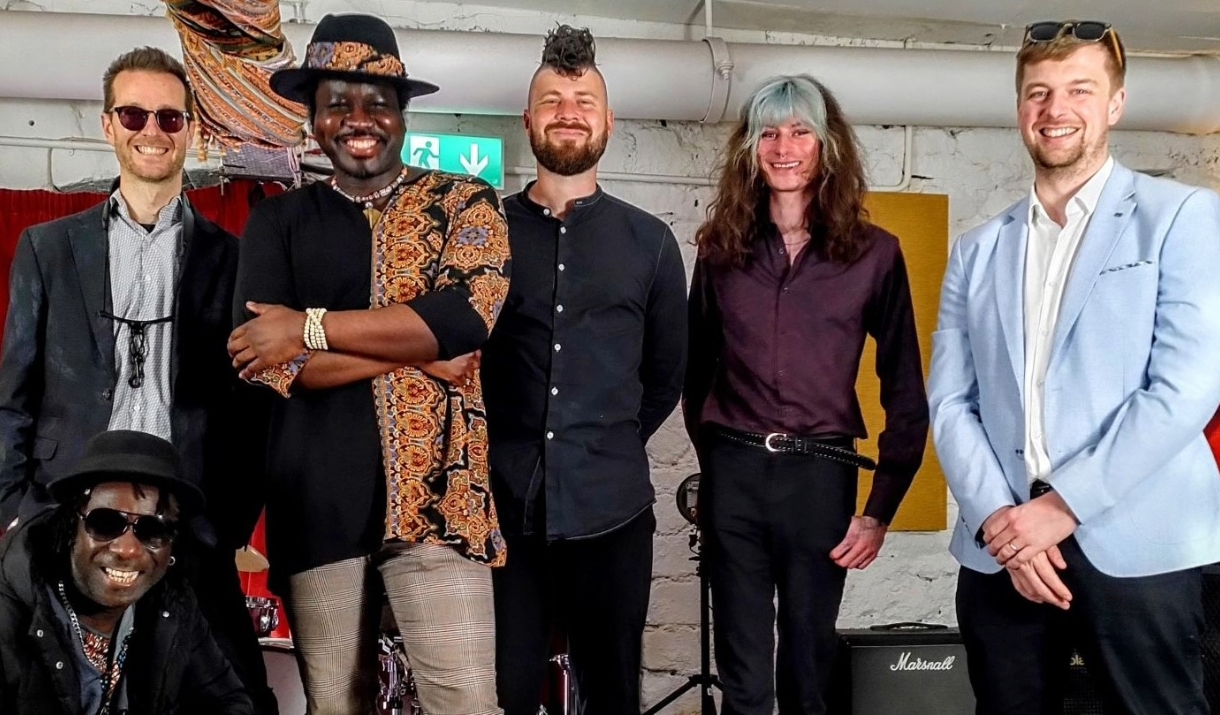 A photo of the band Vonj