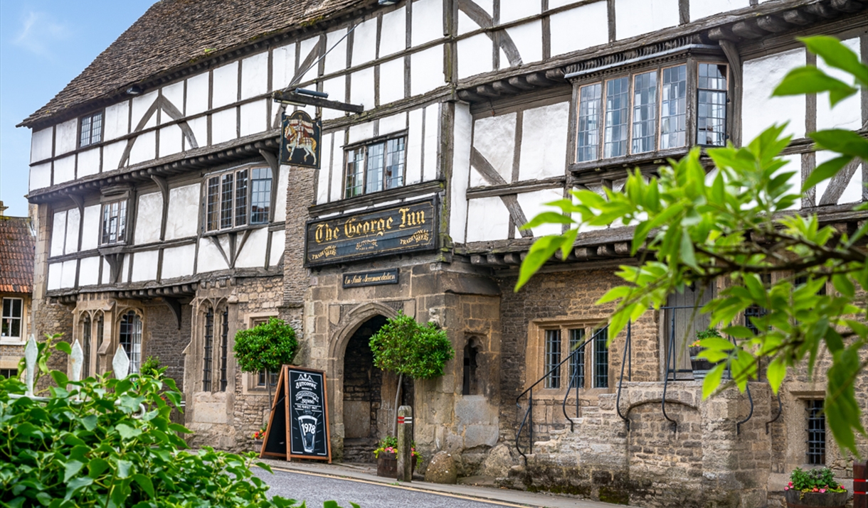 the george inn exterior