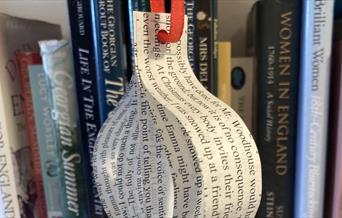 Bookish baubles craft