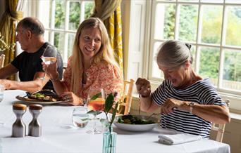 Guests enjoying brunch on the Metabolic Health Programme.