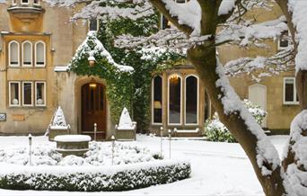 Bath Priory in the snow