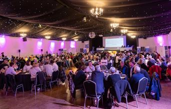 Room of quiz teams