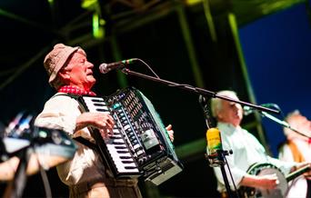 Cider Racenight featuring The Wurzels at Bath Racecourse
