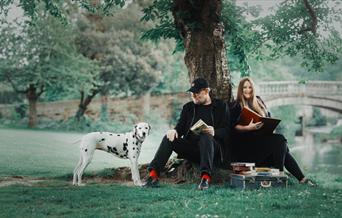 Boo Hewerdine & Yvonne Lyon