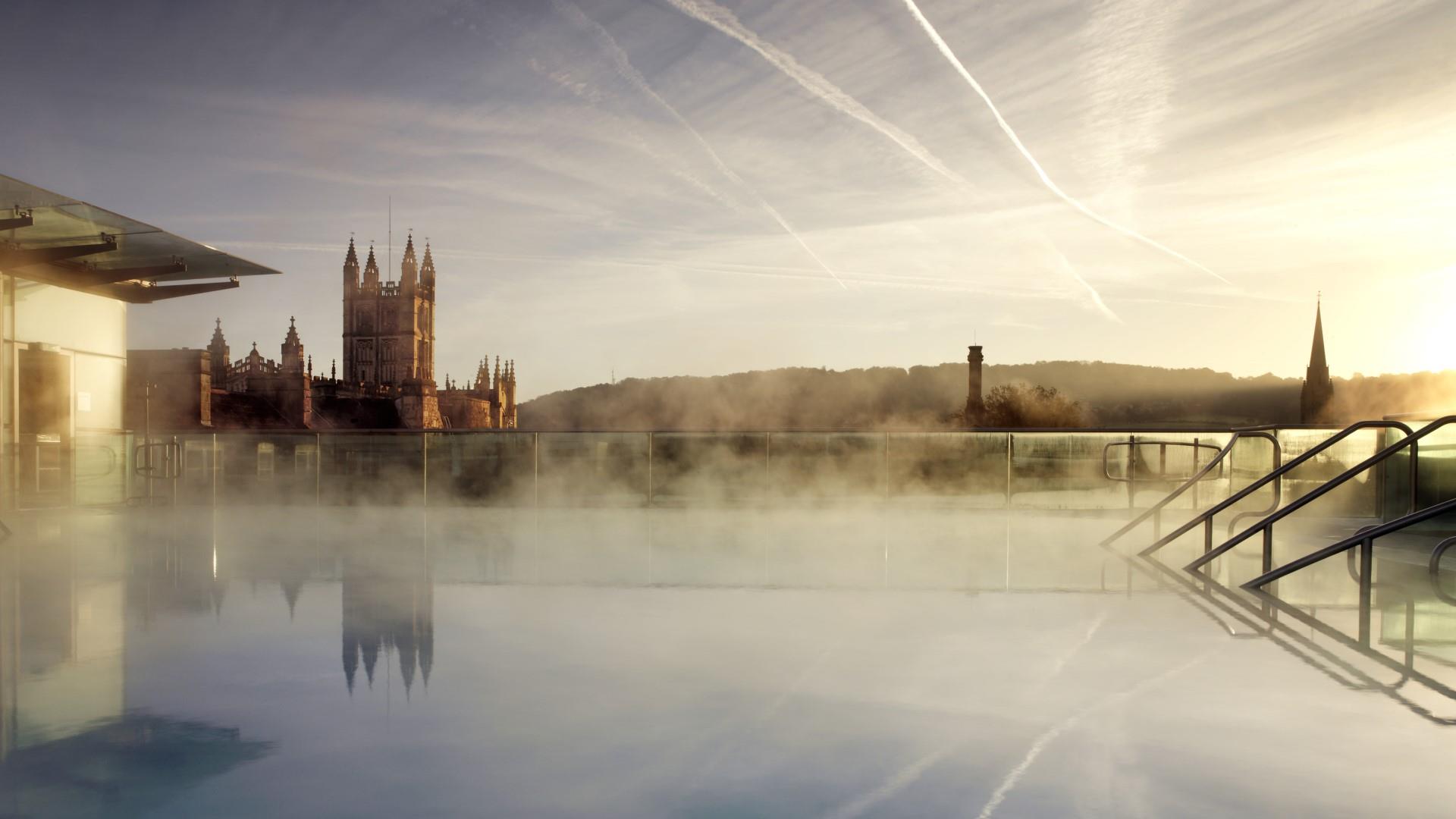 Thermae Bath Spa rooftop pool with mist
