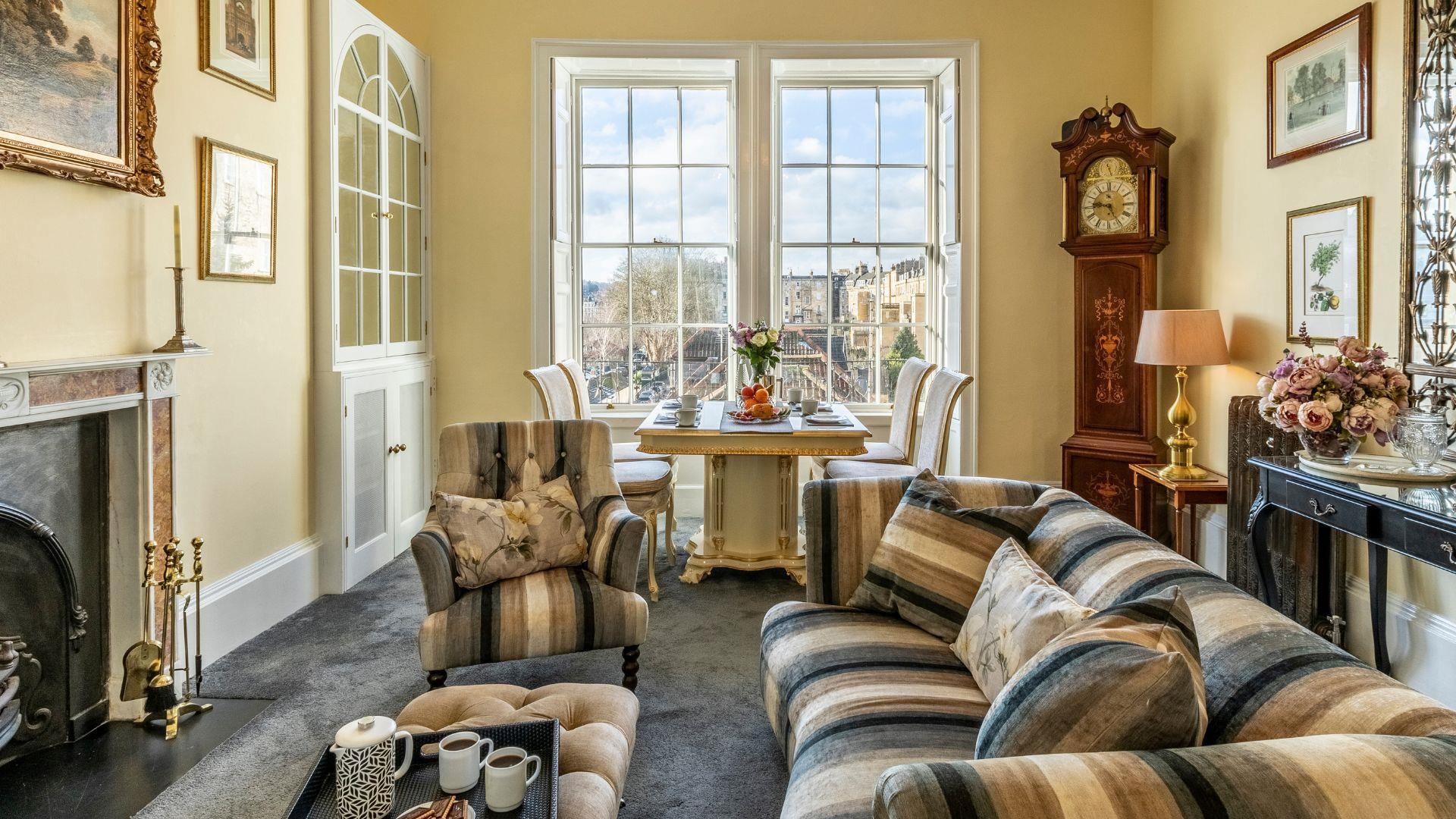 Grand Georgian apartment in Bath