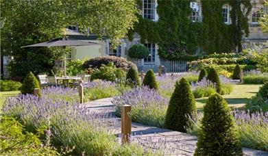 Royal Crescent Hotel gardens, Bath 