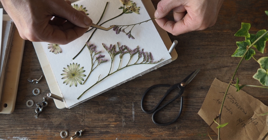 Pressed Flower Framed Picture Workshop at Una